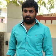 Character details of Sasikumar's Tamil film Tharai Thappattai directed by Bala