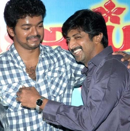 Director Mohan Raja wishes actor Vijay for Puli through Twitter