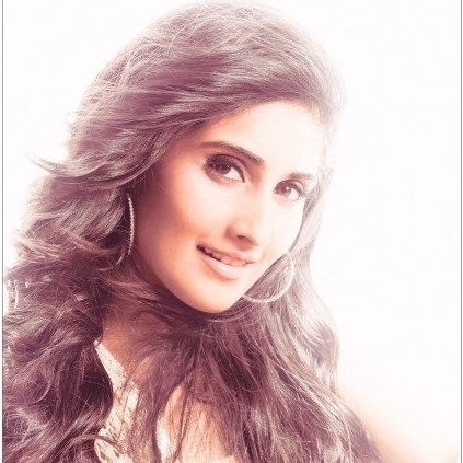 Veera Sivaji starring Vikram Prabhu and Shamlee is shooting a song in Pondicherry Veera Sivaji starring Vikram Prabhu and Shamlee is shooting a song in Pondicherry