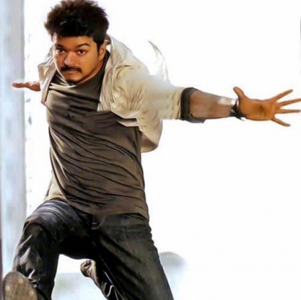 Vijay leads Ajith in the Behindwoods People's Choice Poll