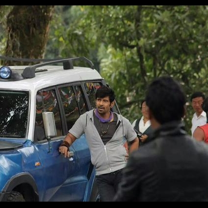 Chiyaan Vikram's 10 Enradhukulla is nearing completion