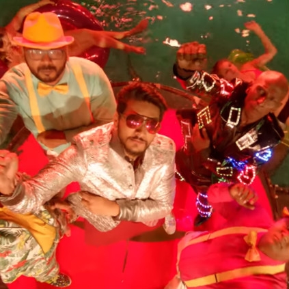 Iruttu Araiyil Murattu Kuththu - Party video song