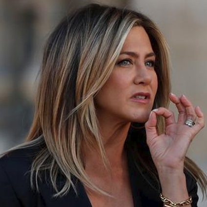 Jennifer Aniston to be maid of honour at Courtney Cox's wedding