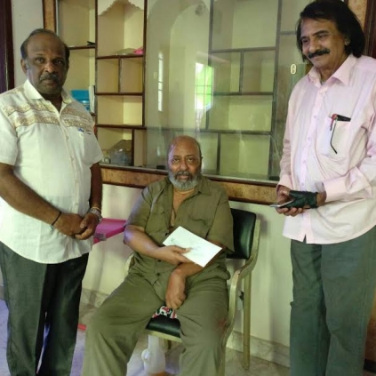 Kalaipuli Thanu gifts Rs 1 lakh to PS Veerappa's son