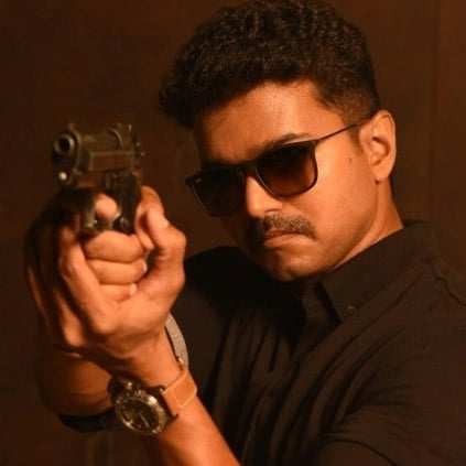 Pirated DVD's of Theri are being played in Taxis and private buses!
