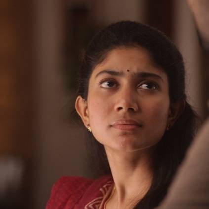 [Image: sai-pallavi-shares-a-picture-of-her-with...stills.jpg]