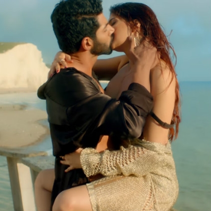 Tum Mere Ho Video Song from Hate Story 4