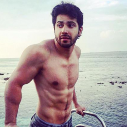 Popular Bollywood actor injured!