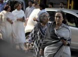 Bollywood pays its respects to Madhuris father