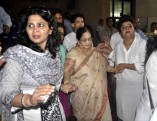 Bollywood pays its respects to Madhuris father