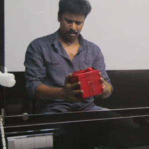 Don't Worry Gift Song from Kootathil Oruthan