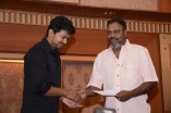 Ilayathalapathy Vijay meets the press