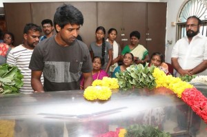 Industry pays last respect to Vinu Chakravarthy