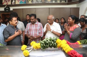 Industry pays last respect to Vinu Chakravarthy