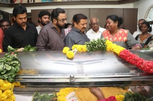 Industry pays last respect to Vinu Chakravarthy