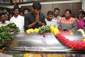 Industry pays last respect to Vinu Chakravarthy