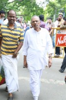 Tamil Cinema pays last respect to lyricist Na. Muthukumar