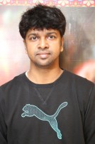 Inji Iduppazhagi Audio Launch