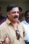 Kamal Haasan returns to pay condolence to K.Balachander