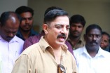 Kamal Haasan returns to pay condolence to K.Balachander