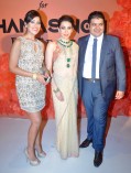 Karisma Kapoor Ramp Walks For Maheka Mirpuri 