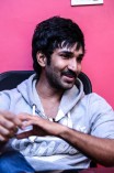 Kochadaiiyaan Live Chat With Aadhi