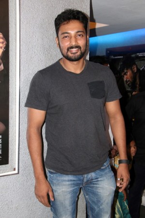 Nenjil Thunivirunthal Grand Premiere Show