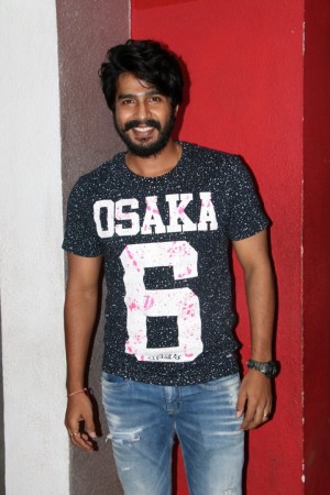 Nenjil Thunivirunthal Grand Premiere Show