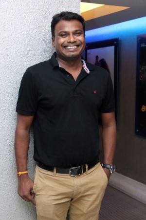 Nenjil Thunivirunthal Grand Premiere Show