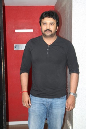 Nenjil Thunivirunthal Grand Premiere Show