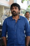 Vijay Sethupathi Promotes Pannaiyarum Padminiyum