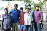 Vijay Sethupathi Promotes Pannaiyarum Padminiyum
