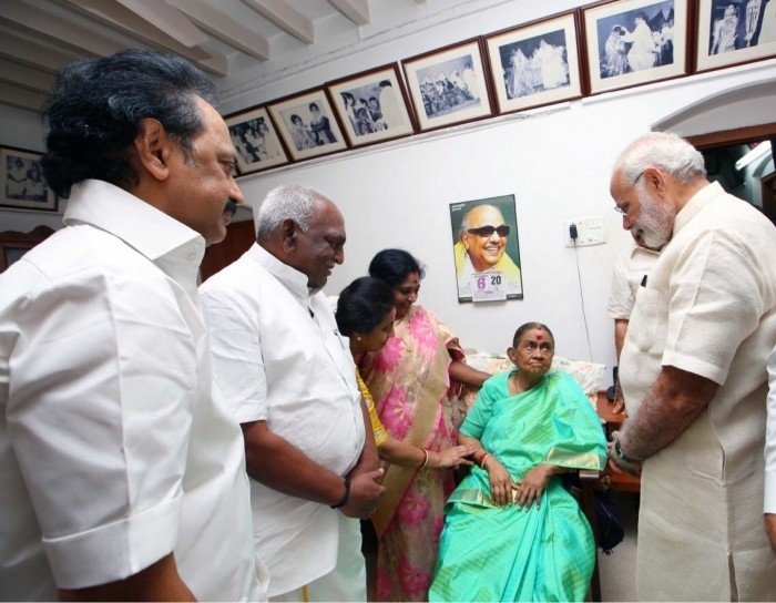 PM Modi Meets Kalaignar Karunanidhi And Stalin In Chennai