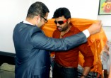 Riyaz Khan inaugurates Joy Alukkas Customer Service Center 