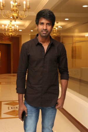 Sangili Bungili Kadhava Thorae Success Meet