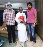 Sasikumar and Balu Mahendra Meets Ilayaraja