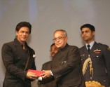 Shah Rukh Khan 25 Greatest Global Living Indians Legends Award