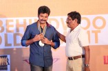 Sivakarthikeyan at the Behindwoods Gold Medals 2013