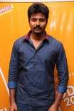 Sivakarthikeyan at the Behindwoods Gold Medals 2013