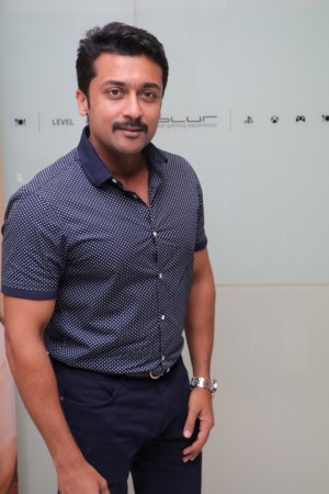 Suriya and Karthi at Theeran Adhigaram Ondru Celebrity Show