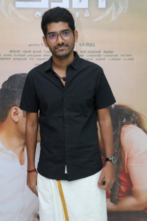 Suriya and Karthi at Theeran Adhigaram Ondru Celebrity Show