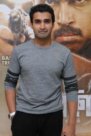 Suriya and Karthi at Theeran Adhigaram Ondru Celebrity Show