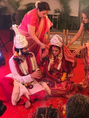TajMahal Fame Heroine Riya Sen's Marriage