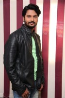 Vaanga Kaadhalikkalam movie pooja