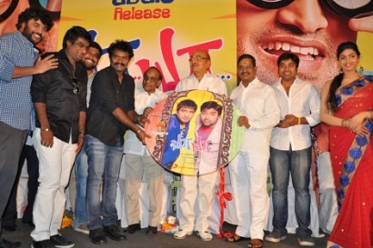 Powerstar as an European fashion model along with Sehwag and Dhoni