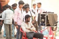 Kadhal Kasakkudhaiya (aka) Kadhal Kasakudhaiyaa