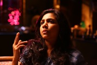 Kadhalum Kadanthu Pogum (aka) Kadhalum Kadanthu Pogum