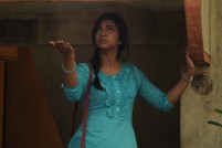 Kadhalum Kadanthu Pogum (aka) Kadhalum Kadanthu Pogum