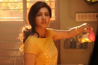 Kadhalum Kadanthu Pogum (aka) Kadhalum Kadanthu Pogum