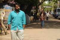 Kadhalum Kadanthu Pogum (aka) Kadhalum Kadanthu Pogum